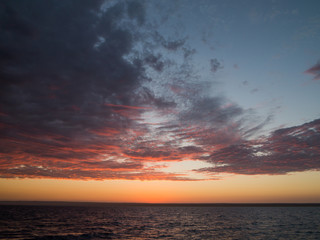 Sonnenuntergang über dem Meer