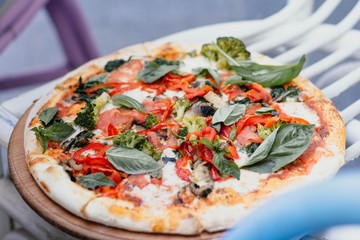  Italian pizza with mushrooms and chicken