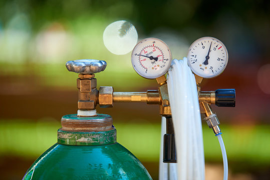 Acetylene Bottle 
Welding Gas Cylinder Pressure Gauge Close Up