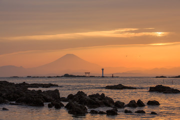 葉山海岸夕焼け富士