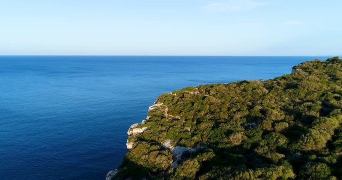 falaise sur la c&ocirc;te espagnole