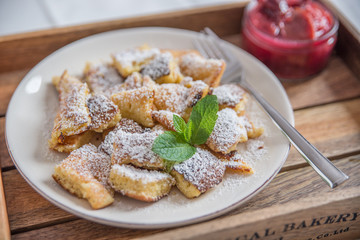 Kaiserschmarrn mit Zwetschgenröster 