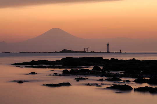 葉山海岸夕焼け富士