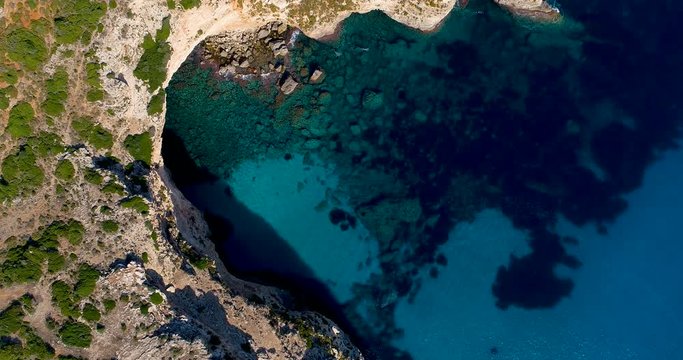 paysage d'une falaise en espagne 