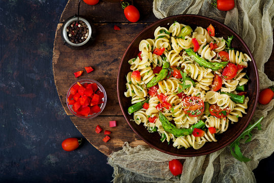 Salad - fusilli pasta with tomatoes, asparagus and sweet pepper