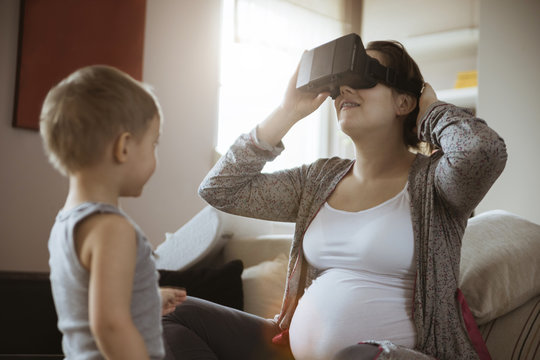 Pregnant Woman Using VR