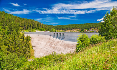 Staumauer des Schluchsee im Schwarzwald, Baden-Württemberg