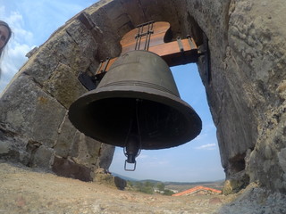 Fototapeta premium Campana en Julióbriga, Cantabria.