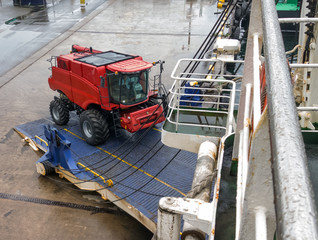 loading of a combine