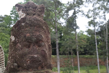 Fototapeta na wymiar Angkor Statue