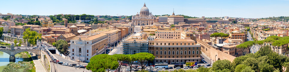 Fototapeta na wymiar Aerial panorama of central Rome including the Vatican City