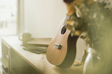 ukulele アンティーク調のウクレレ