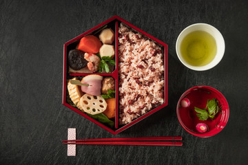 Fototapeta na wymiar 赤飯　rice boiled with red beans japanese food 