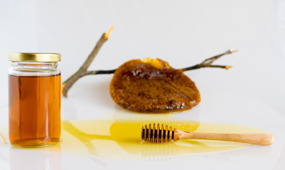 Honey with Honeycomb