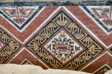 Details der Fresken von der Huaca de la Luna bei Trujillo, Peru