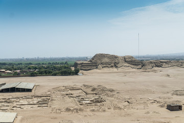 Überreste der Huaca del Sol Pyramide nahe Trujillo in Nordperu