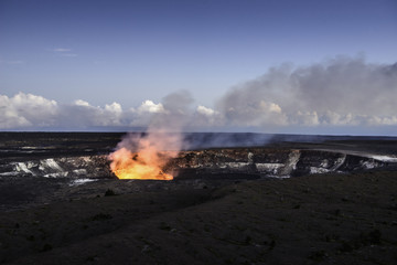 Fototapeta na wymiar Kilauea crater glowing at twilight