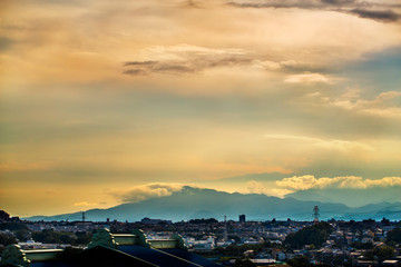 横浜郊外から見える夕暮れの丹沢山