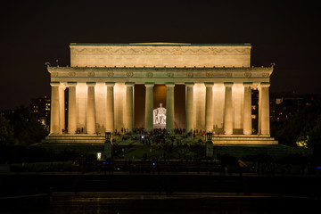 Fototapeta premium Lincoln Memorial After Dark