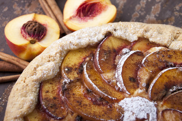 Sand cake with nectarines