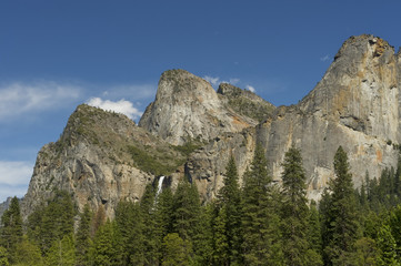 Obraz premium Merced river and El Capitan from Gates of the Valley, Yosemite NP, California, USA