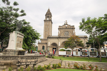 Fototapeta na wymiar View to Manila Cathedral