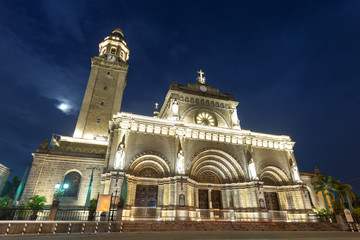 Fototapeta na wymiar Night view to Manila Cathedral