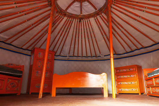 intérieur d'une yourte mongole