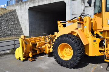 待機中の除雪車