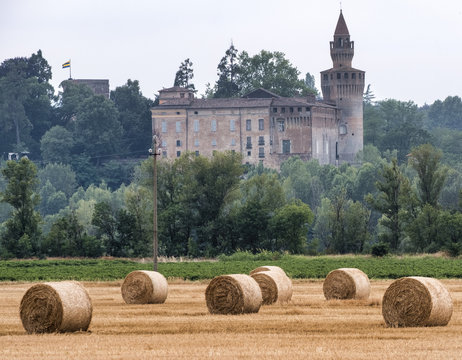 Rivalta Trebbia (Piacenza), the castle and field