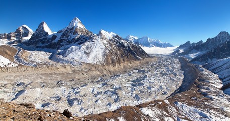 mount Cholo, Kangchung, Nirekha peak, Ngozumba glacier