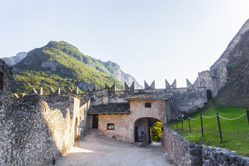 Castel Beseno in Trentino durante una vacanza in estate