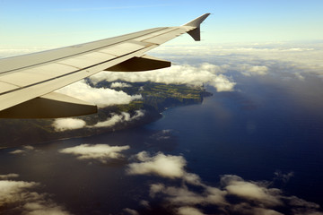 Fototapeta premium Anflug auf Ponta Delgada (Azoren)