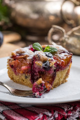 Yeast cake with plums and blueberries.