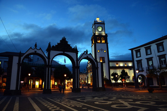 Altstadt Ponta Delgada in der Nacht