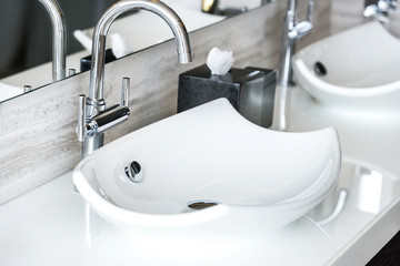 Luxury porcelain sink with minimalistic design water tap