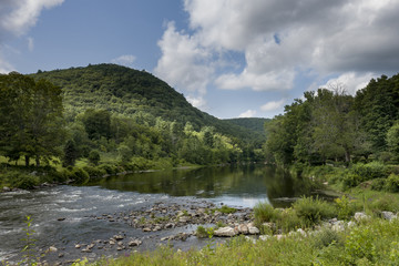 Fototapeta na wymiar Housatonic River in West Cornwall, Connecticut