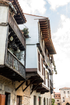 Balcones en casonas de Santillana del mar