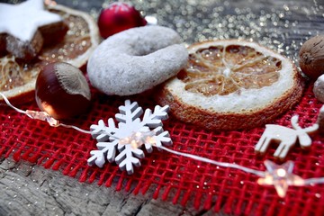 Weihnachtszeit - Plätzchen und Nüsse