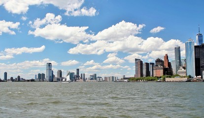 Fototapeta premium Downtown New York City skyline with the Hudson River in the foreground