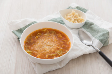 キヌアの入ったミネストローネ
