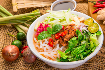 Assam Laksa (Noddle in Tangy Fish Gravy)