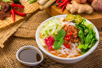 Assam Laksa (Noddle in Tangy Fish Gravy)