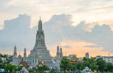 Fototapeta premium Wat Arun Ratchawararam Ratchawaramahawihan or Wat Arun is a Buddhist temple in Bangkok Thailand