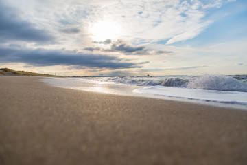 ein schöner Strand und ein toller Himmel an der Ostsee