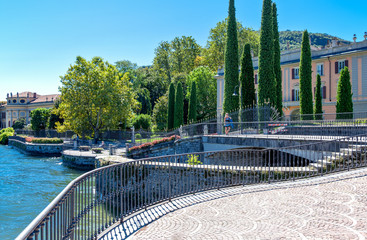 Architectures and landscapes of Como Lake