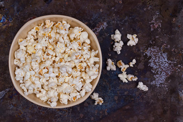Fototapeta na wymiar Popcorn in a bowl