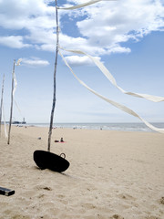 Strand mit Flaggen bei Den Haag