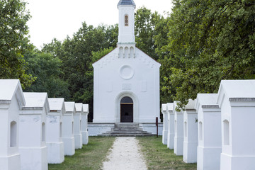 Fototapeta na wymiar Small chapel