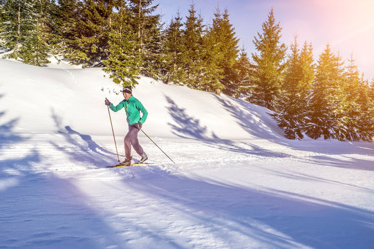 Langlaufen in Winterlandschaft